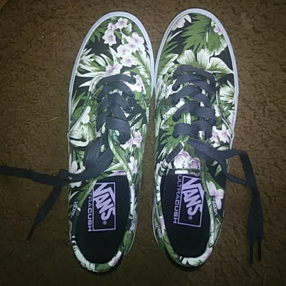 BRAND NEW* palm tree vans